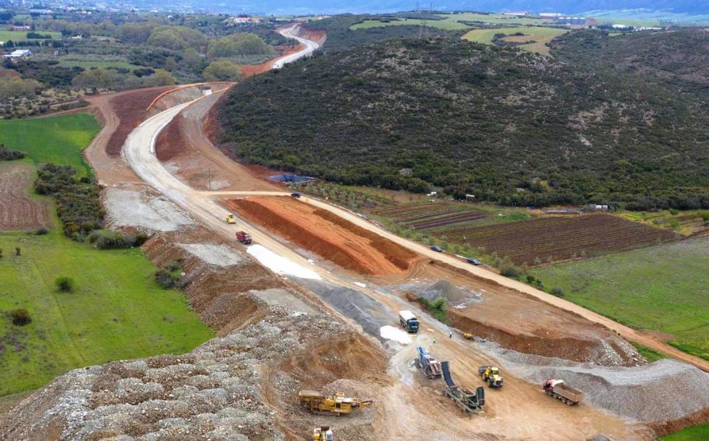 Παραδόθηκαν στην κυκλοφορία τα πρώτα χιλιόμετρα του οδικού άξονα Θέρμης - Γαλάτιστας 