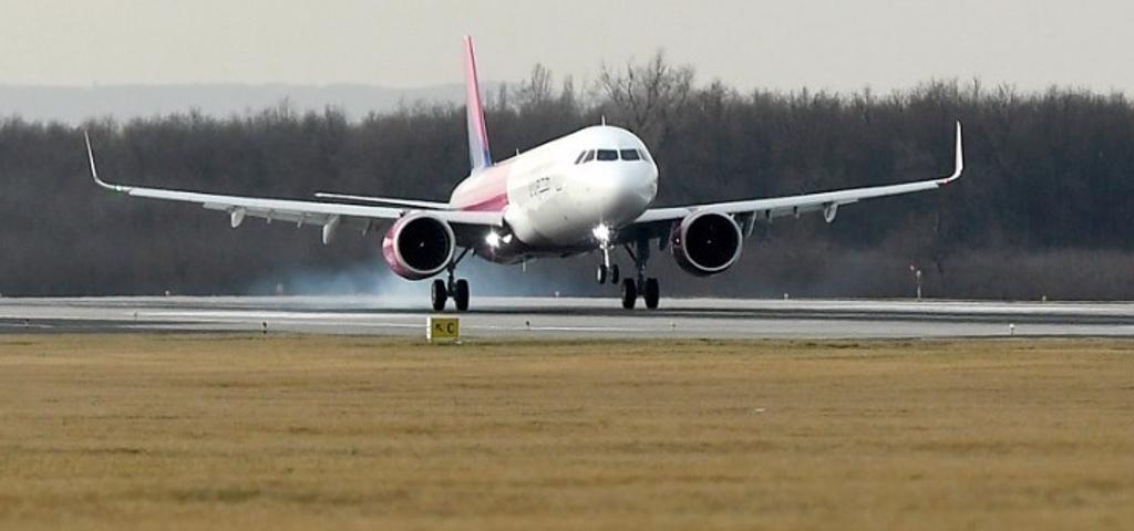 Qantas and Airbus join forces to develop a sustainable aviation fuel industry