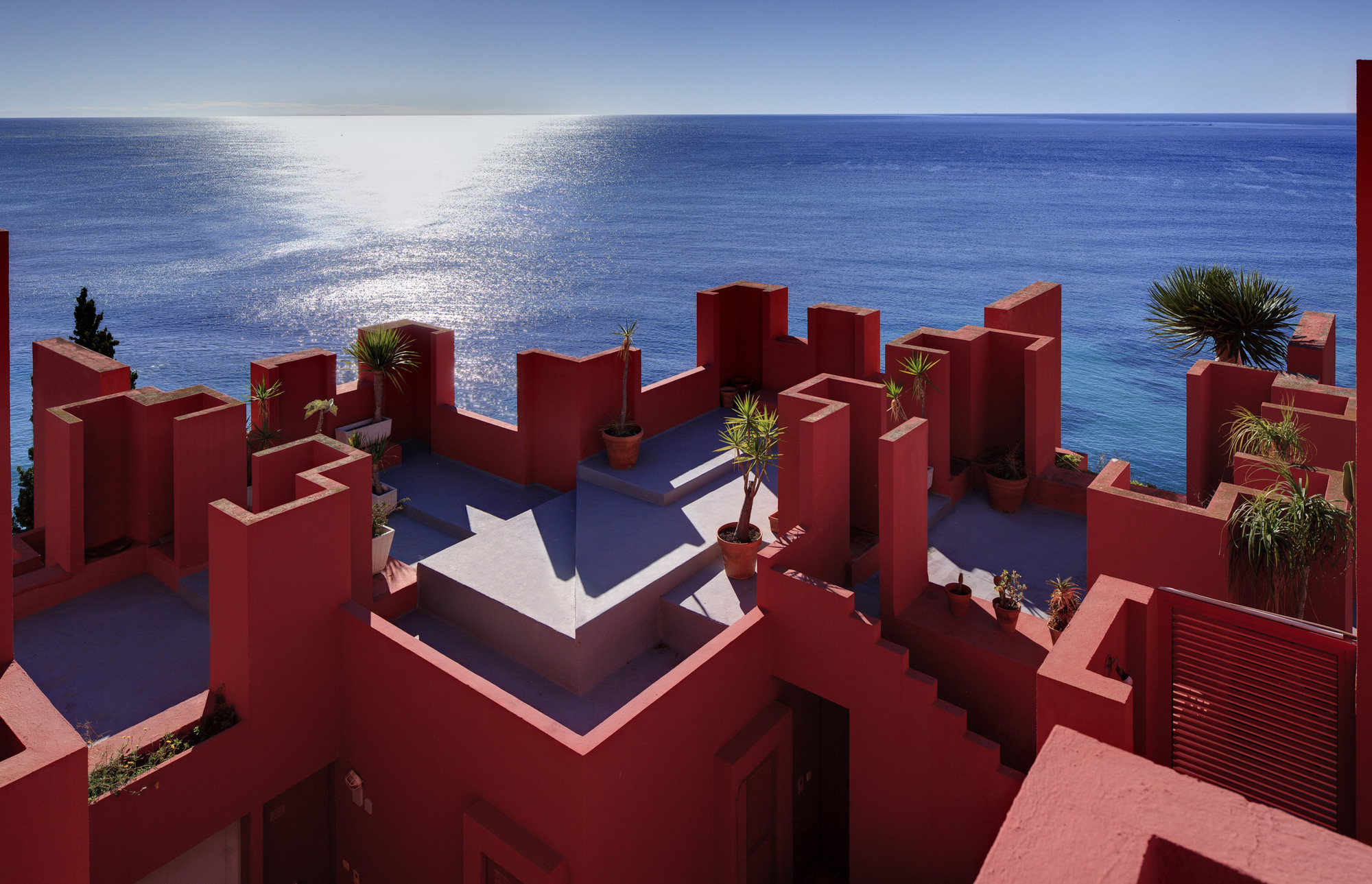 Ricardo_Bofill_Taller_de_Arquitectura_La_Muralla_Roja_Calpe_Spain_(13).jpg