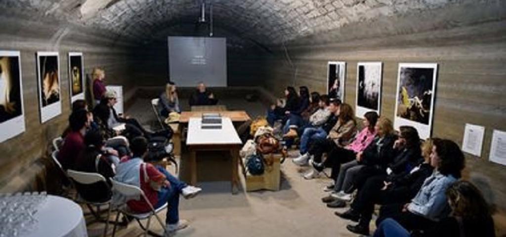 Τα σύρματα της Μήλου επισκέφτηκαν φοιτητές Αρχιτεκτονικής από το ΕΜΠ και την Ευρώπη Τα σύρματα της Μήλου επισκέφτηκαν φοιτητές Αρχιτεκτονικής από το ΕΜΠ και την Ευρώπη