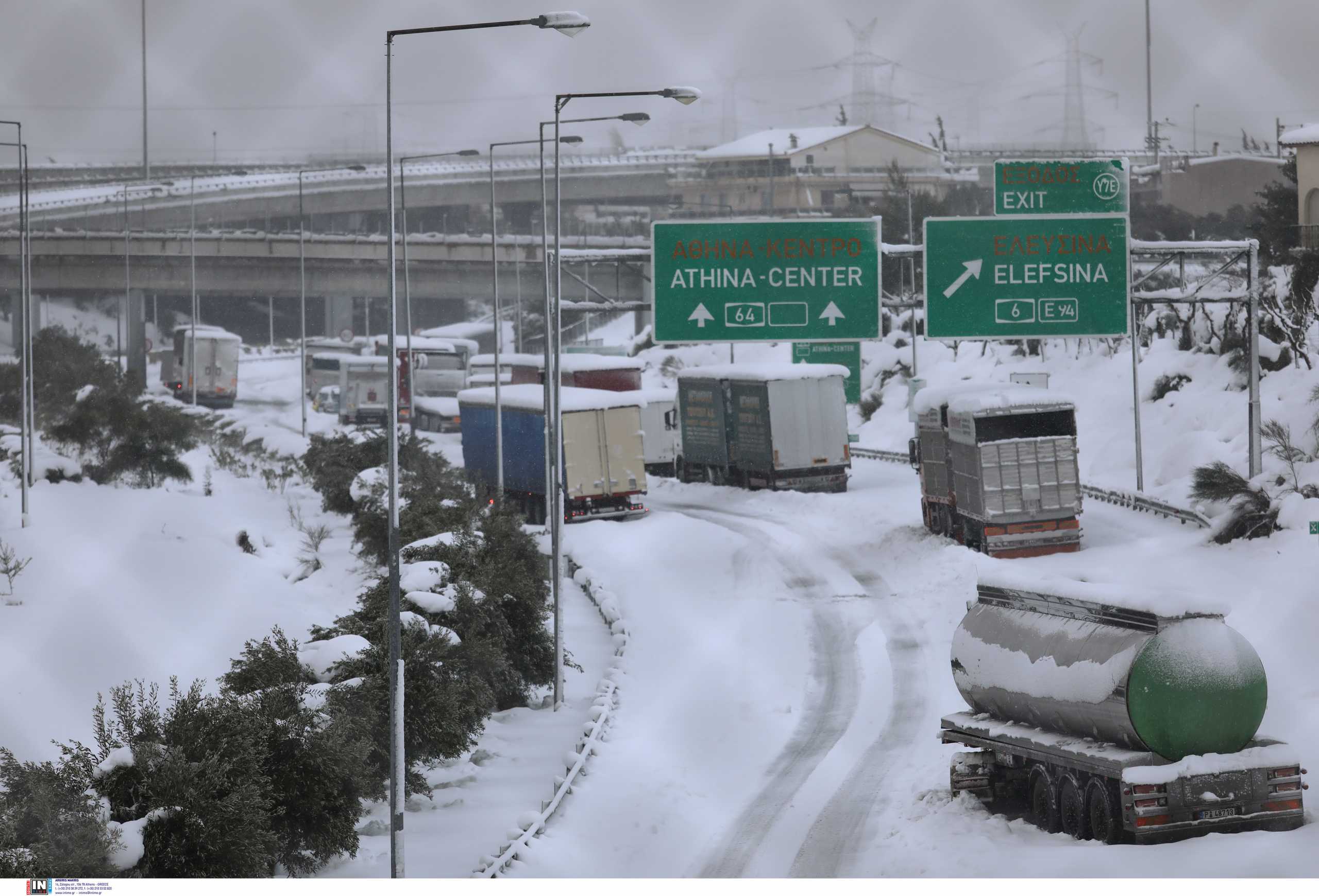 Αποζημιώσεις σε όσους εγκλωβίστηκαν σε Αττική οδό και Οινόη