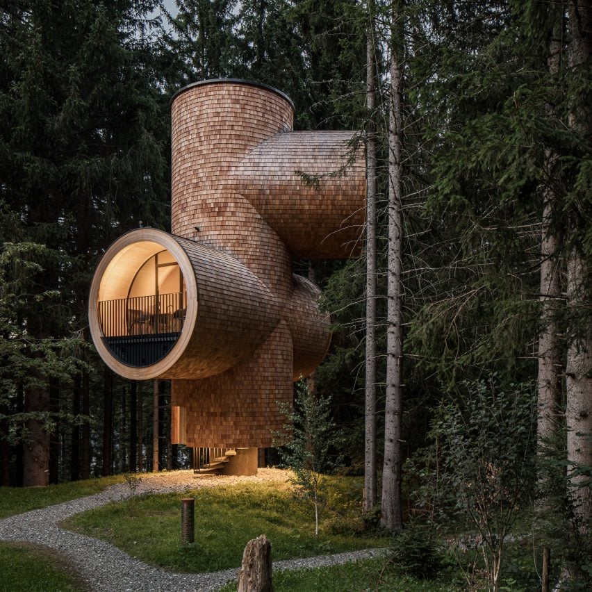 bert-studio-precht-architecture-modular-treehouse-christian-flatscher_dezeen_2364_sq6-852x852.jpg