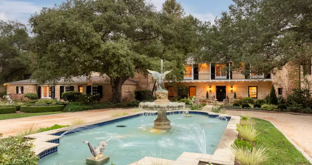 Γνωστό τηλεοπτικό "σπίτι" βγαίνει προς πώληση για $22 εκατ.  Γνωστό τηλεοπτικό "σπίτι" βγαίνει προς πώληση για $22 εκατ.