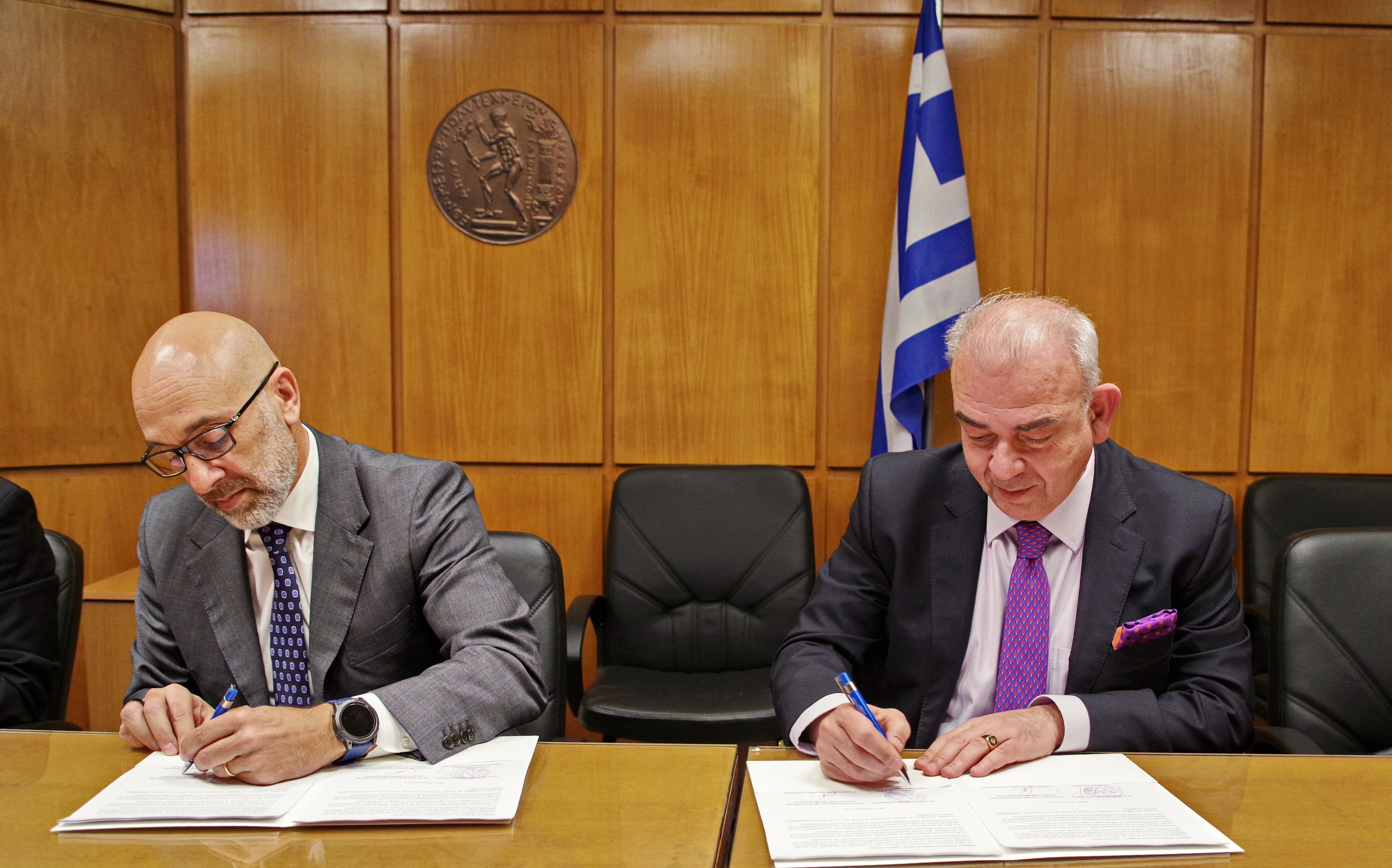 Μνημόνιο Συνεργασίας υπέγραψαν Deloitte Ελλάδος και ΕΜΠ