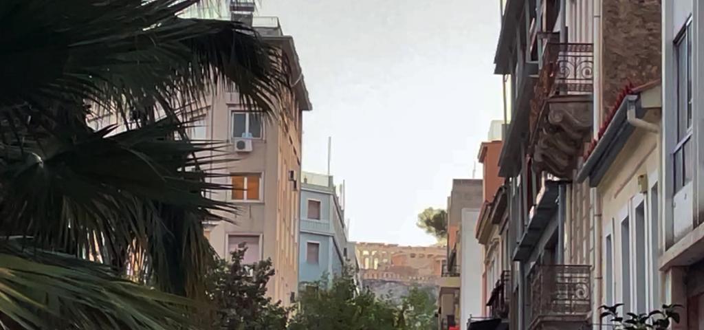 Κλειστό ένα στα τέσσερα καταστήματα στο κέντρο της Αθήνας Κλειστό ένα στα τέσσερα καταστήματα στο κέντρο της Αθήνας