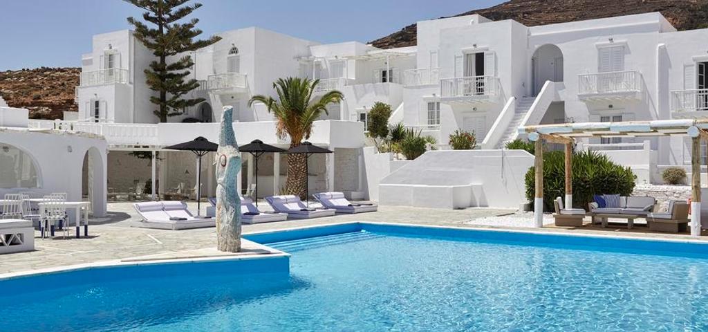 Ξενοδοχείο στην Πάρο αγόρασε η BriQ Properties  Ξενοδοχείο στην Πάρο αγόρασε η BriQ Properties