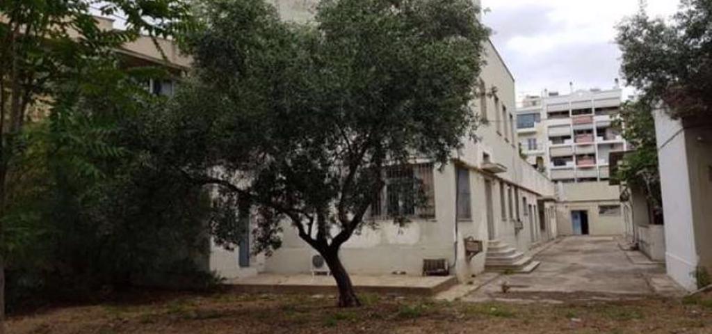 Προς πώληση οι παλιές αποθήκες του EOMMEX στον Ταύρο Προς πώληση οι παλιές αποθήκες του EOMMEX στον Ταύρο