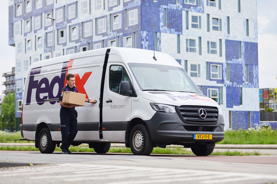 FedEx: Οι παραδόσεις δεμάτων στην Ευρώπη θα φτάσουν τα 6,2 δισ. την εορταστική περίοδο FedEx: Οι παραδόσεις δεμάτων στην Ευρώπη θα φτάσουν τα 6,2 δισ. την εορταστική περίοδο