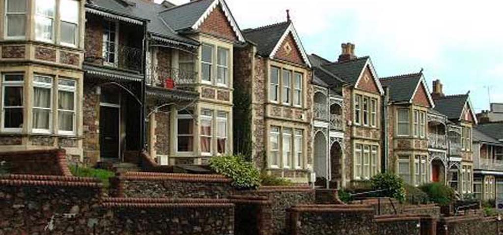 Πήραν φωτιά οι τιμές πώλησης πρώτης κατοικίας στην Αγγλία Πήραν φωτιά οι τιμές πώλησης πρώτης κατοικίας στην Αγγλία