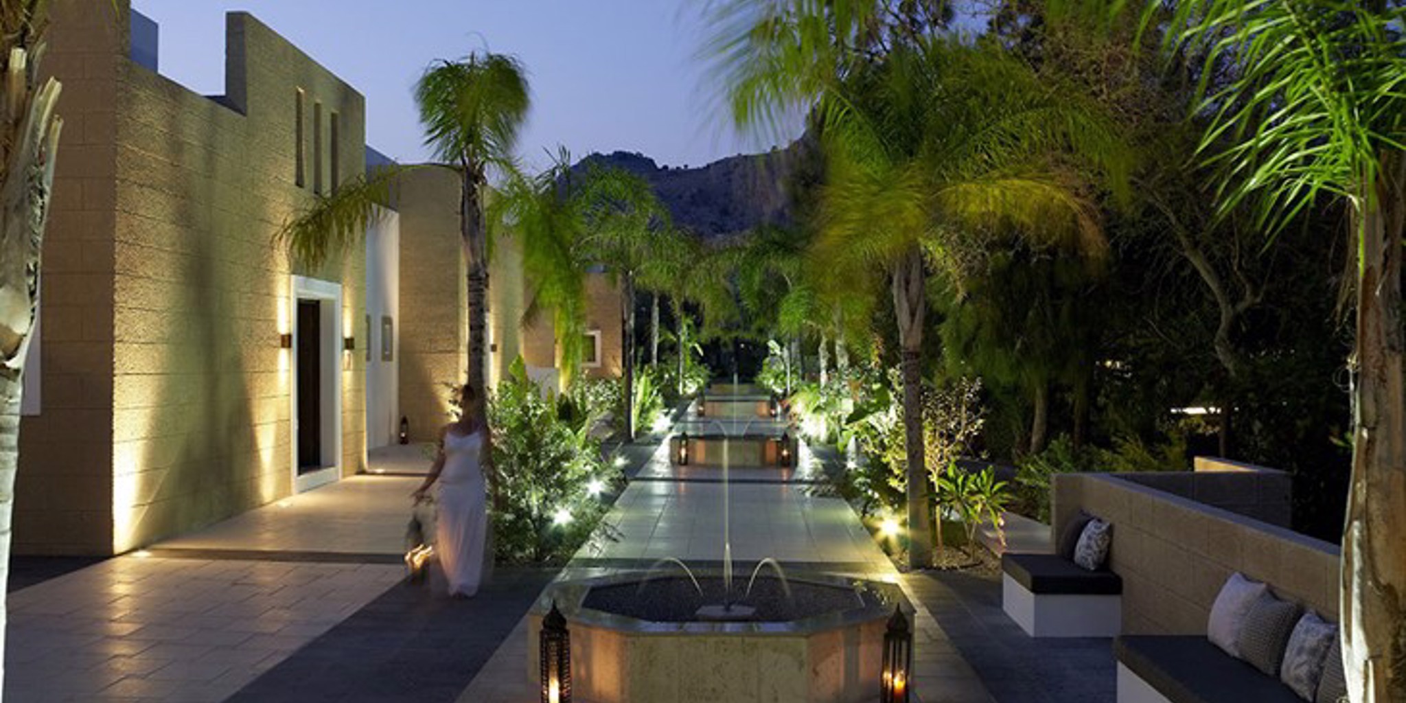 Στα ξενοδοχεία στρέφονται οι επενδυτές ακινήτων. Στην πεντάδα η Ελλάδα Στα ξενοδοχεία στρέφονται οι επενδυτές ακινήτων. Στην πεντάδα η Ελλάδα