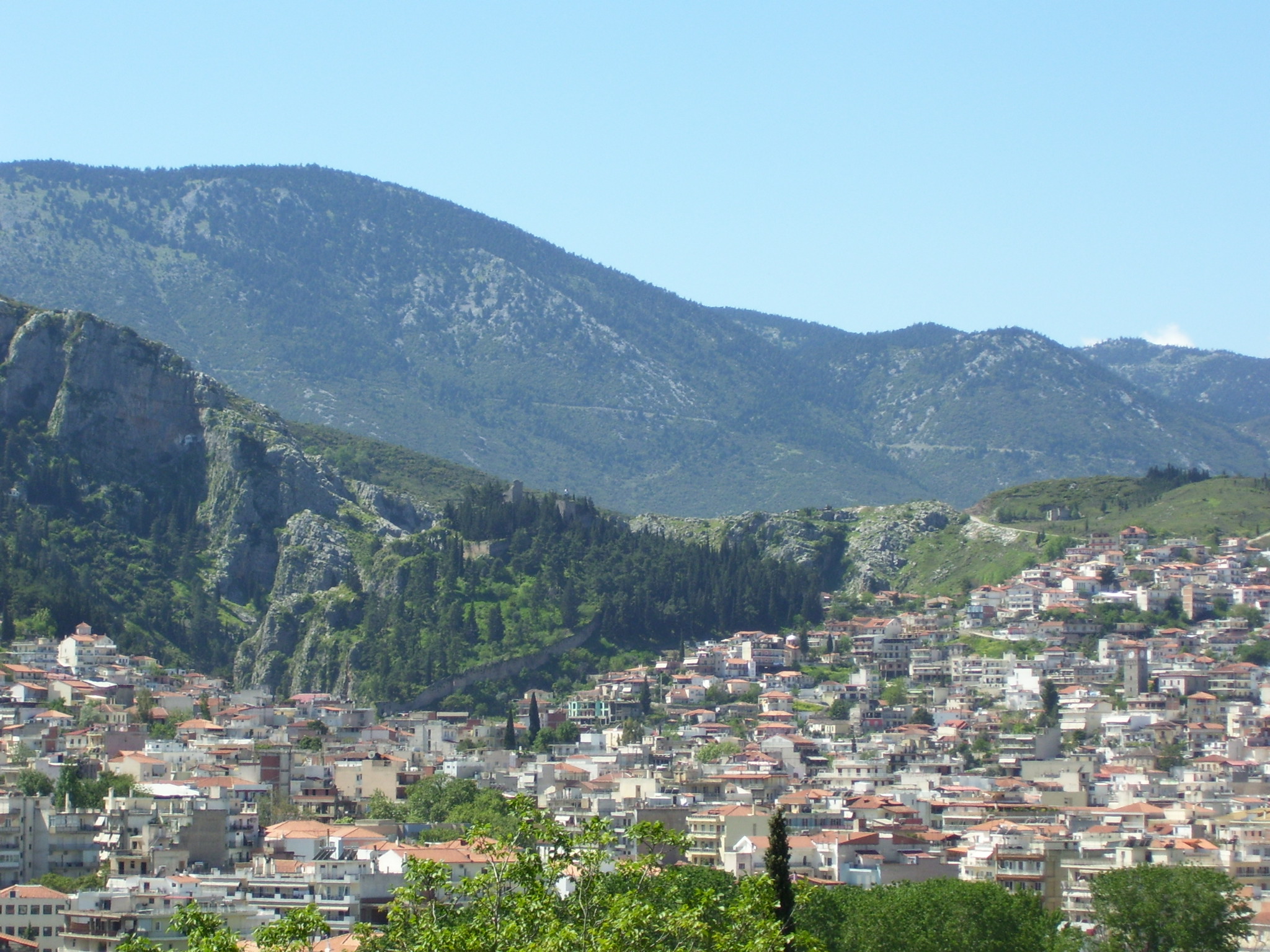 Αναβαθμίζονται πεζόδρομοι στο Δ. Λεβαδέων