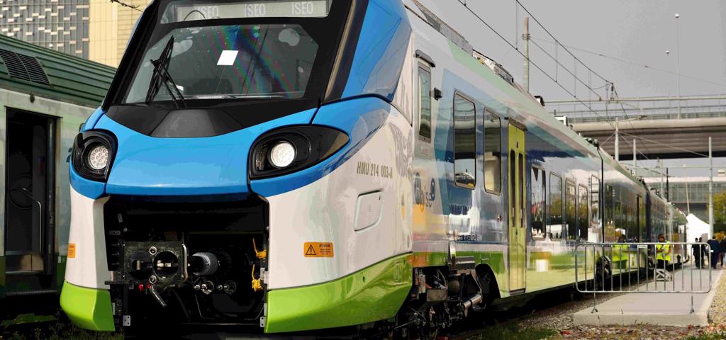FNM and Alstom present Italy’s first hydrogen powered train FNM and Alstom present Italy’s first hydrogen powered train