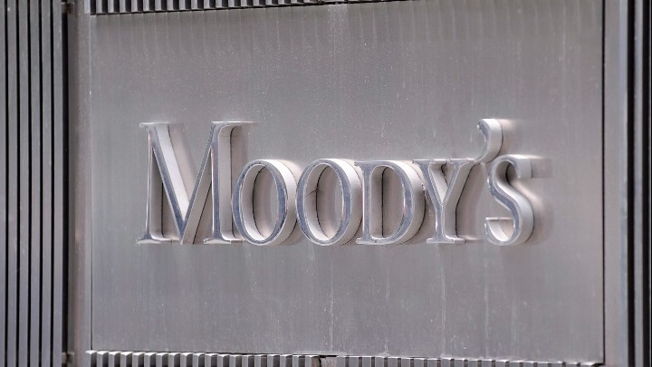 Σε αρνητιές χαμήλωσε τις προοπτικές για το αξιόχρεο της Κίνας η Moody's 