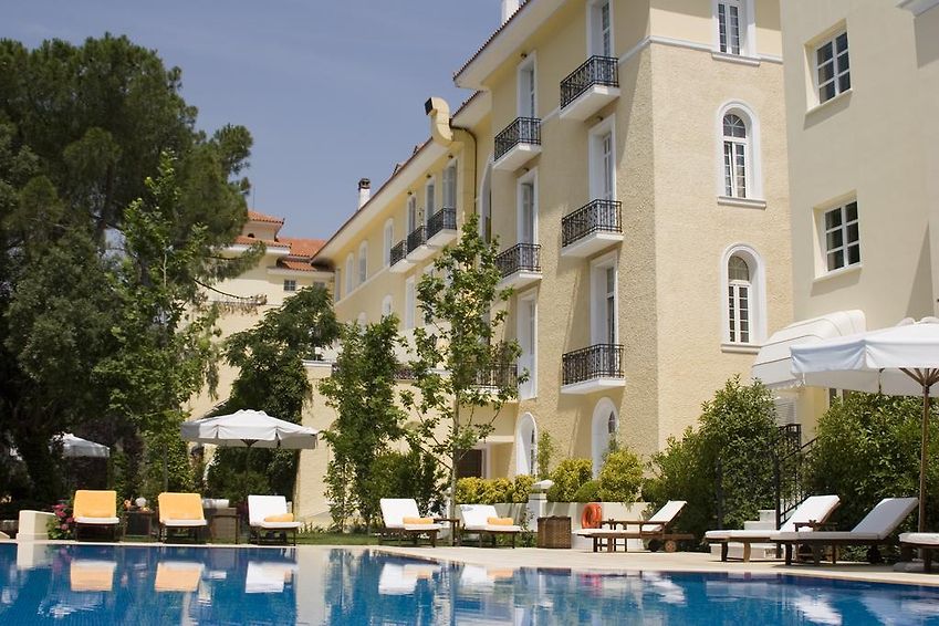 Έκλεισε η συμφωνία Hilton Δουζόγλου για Πεντελικόν και Μικρολίμανο