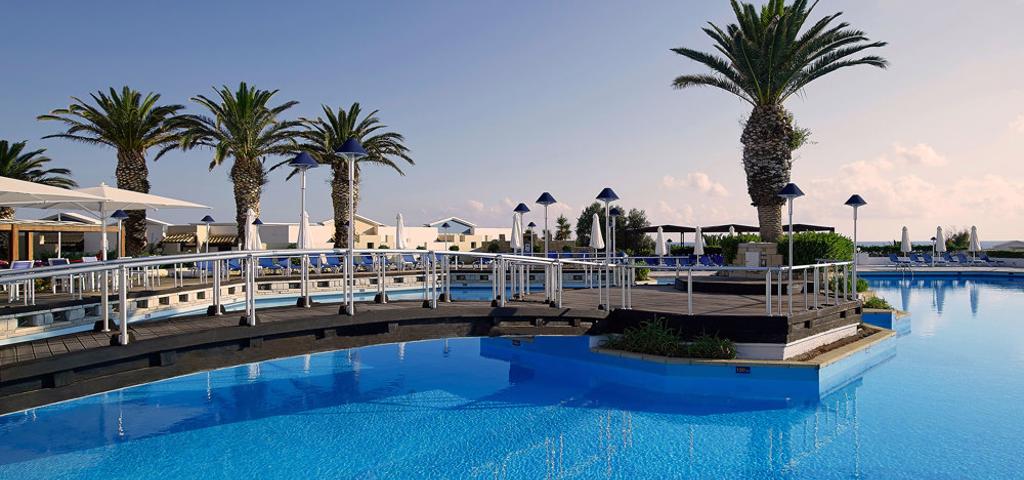 Στον Όμιλο Καράτζη το εμβληματικό Knossos Royal Στον Όμιλο Καράτζη το εμβληματικό Knossos Royal