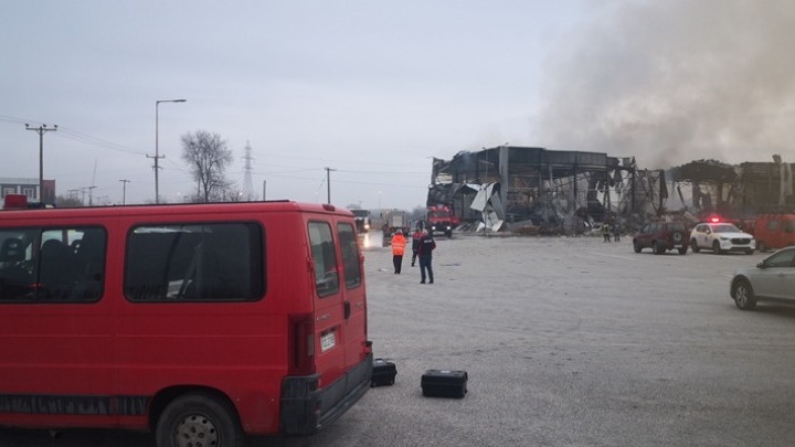 Πυρκαγιά στο εργοστάσιο της ΒΙΟΛΑΝΤΑ στα Τρίκαλα