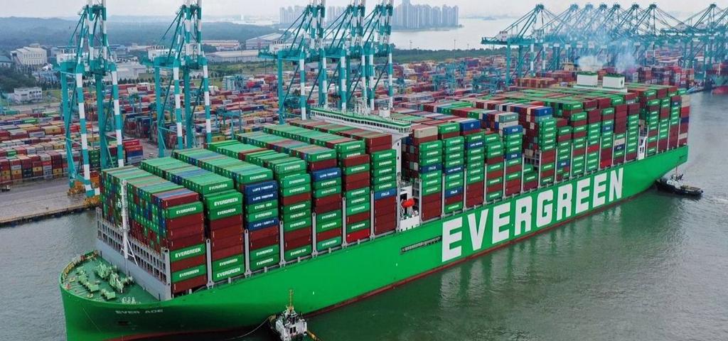 Evergreen και BP αναστέλλουν μεταφορές στην Ερυθρά Θάλασσα