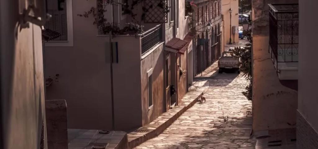 Οι ακριβότερες και οι οικονομικότερες περιοχές σε Αττική και Θεσ/νίκη Οι ακριβότερες και οι οικονομικότερες περιοχές σε Αττική και Θεσ/νίκη