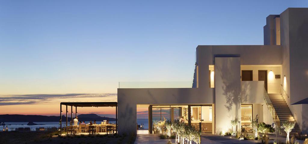 Το White Coast Pool Suites απέκτησαν Invel και Prodea Investments  Το White Coast Pool Suites απέκτησαν Invel και Prodea Investments