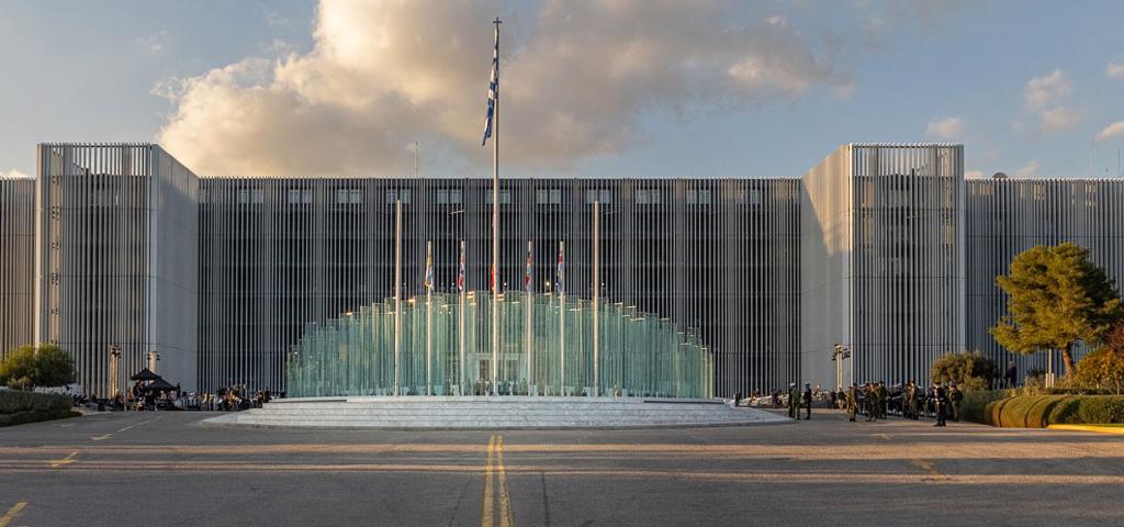 Metlen donates new bioclimatic façade to the Ministry of National Defence Metlen donates new bioclimatic façade to the Ministry of National Defence