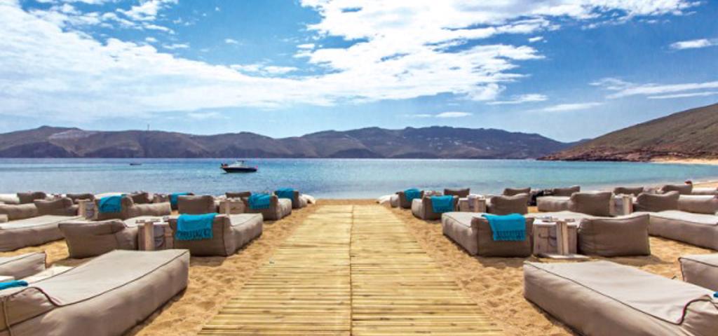 Στην κρίση του ΣτΕ ξαπλώστρες, ομπρέλες και καντίνες στις παραλίες Στην κρίση του ΣτΕ ξαπλώστρες, ομπρέλες και καντίνες στις παραλίες