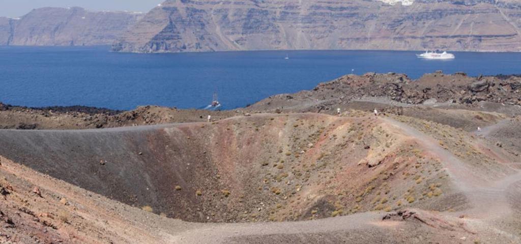 Γεωθερμικός σταθμός παρακολούθησης στο ηφαίστειο της Σαντορίνης Γεωθερμικός σταθμός παρακολούθησης στο ηφαίστειο της Σαντορίνης