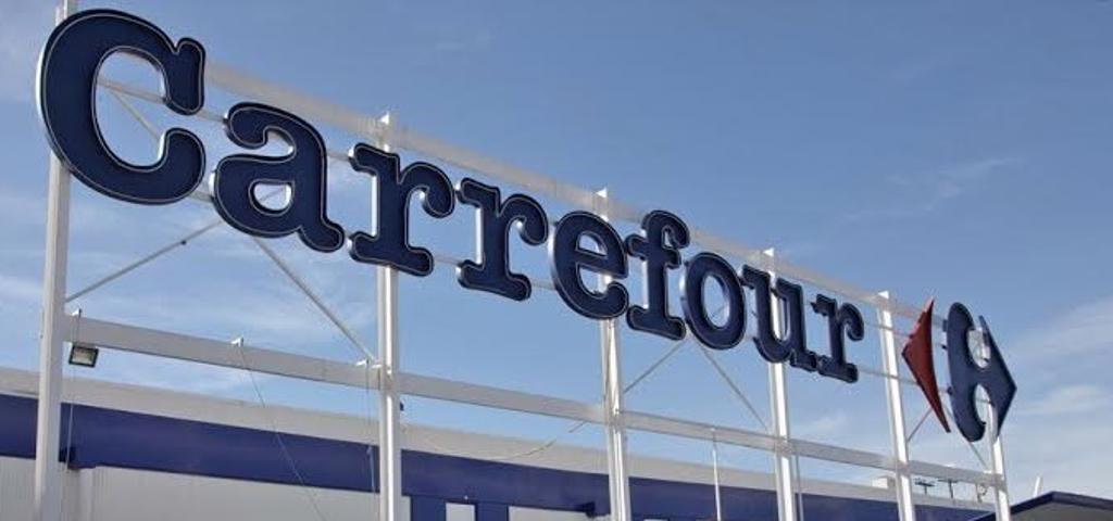 Carrefour is seriously considering re entering the Greek grocery market