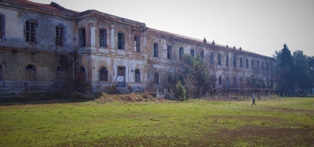 Αρχίζουν οι κατεδαφίσεις στο πρώην στρατόπεδο Παύλου Μελά Αρχίζουν οι κατεδαφίσεις στο πρώην στρατόπεδο Παύλου Μελά