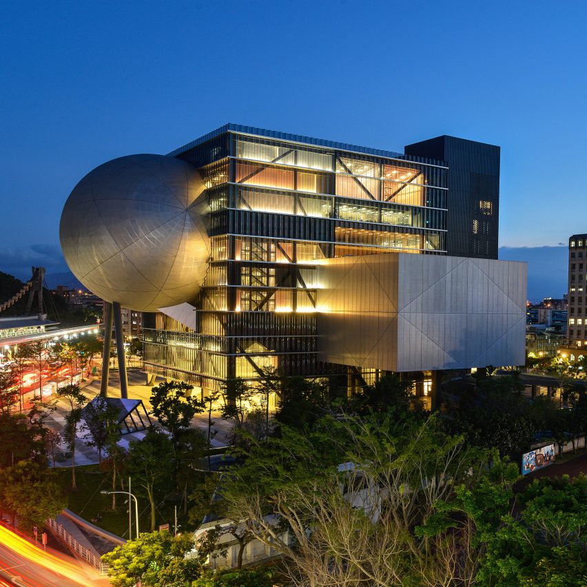 taipei-performing-arts-center-oma_dezeen_2364_sq-852x852.jpg