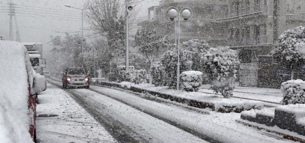 Κλειστή λόγω χιονιού η μισή Ελλάδα Κλειστή λόγω χιονιού η μισή Ελλάδα
